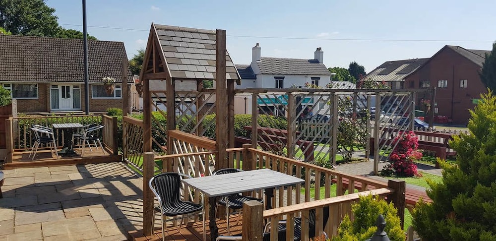 The Lawns Hotel 27/39
