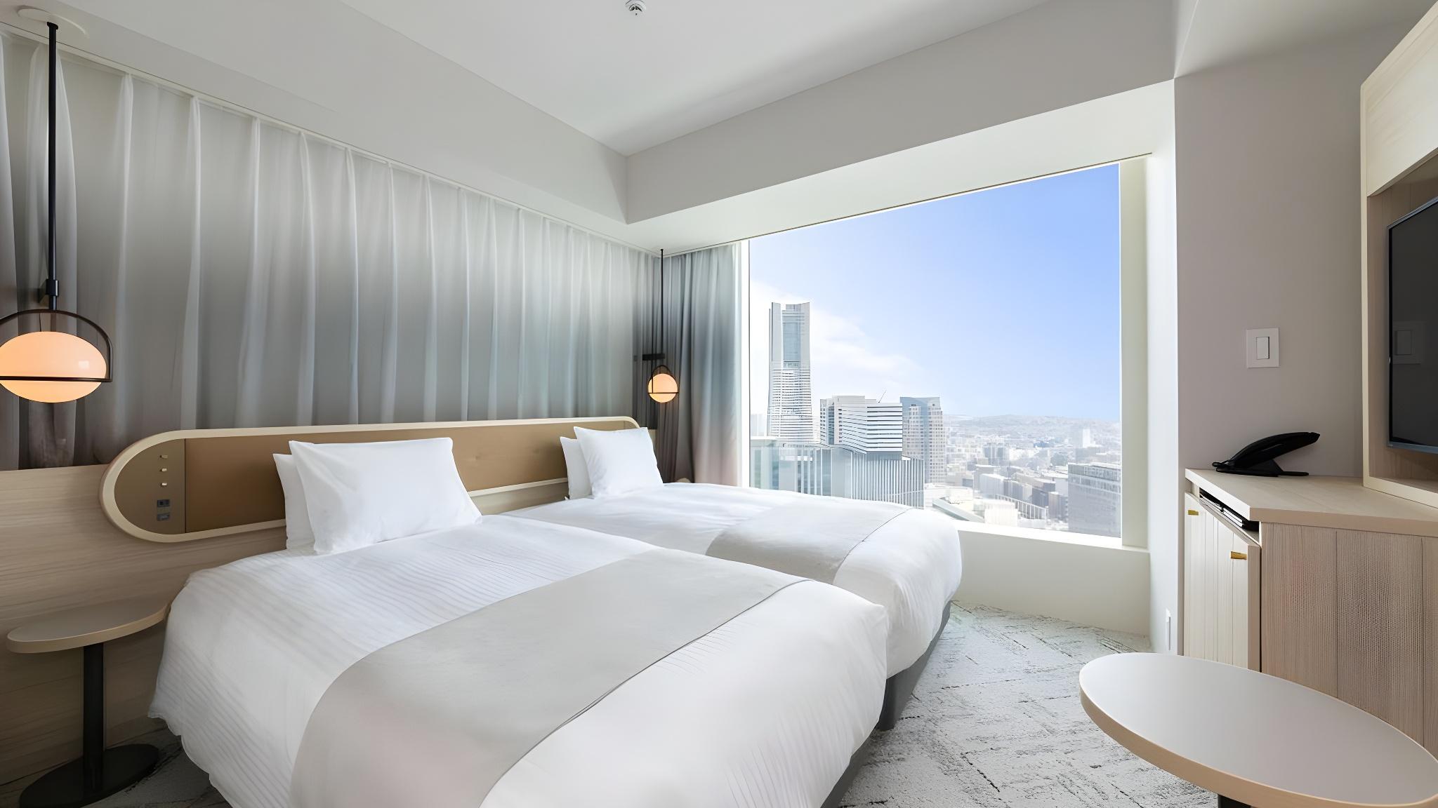 Moderate, Single, Twin Beds, Night View