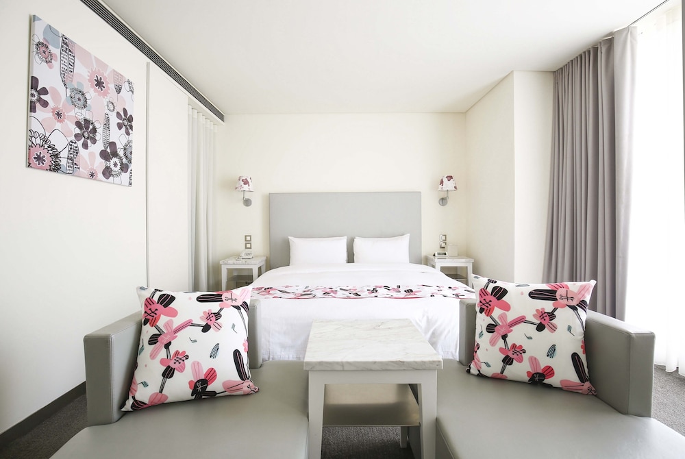Ambience Hotel 29/58