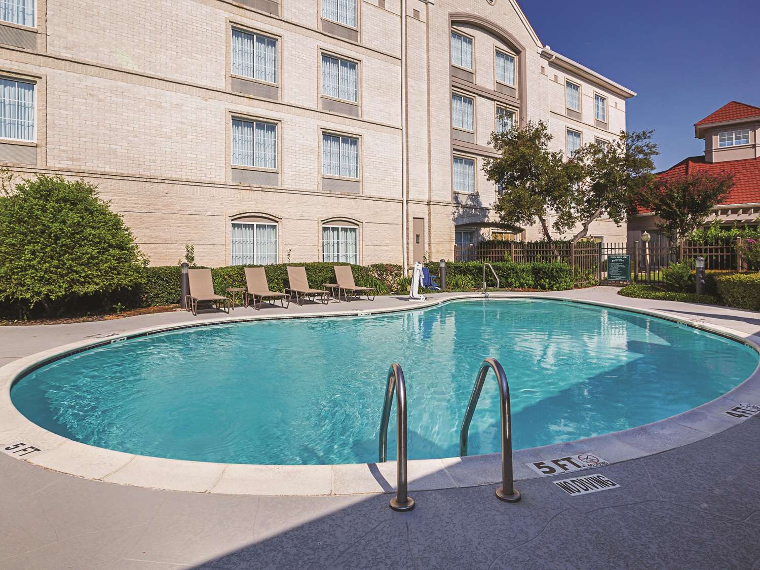 La Quinta Inn Suites By Wyndham Dallas Plano West 8/45