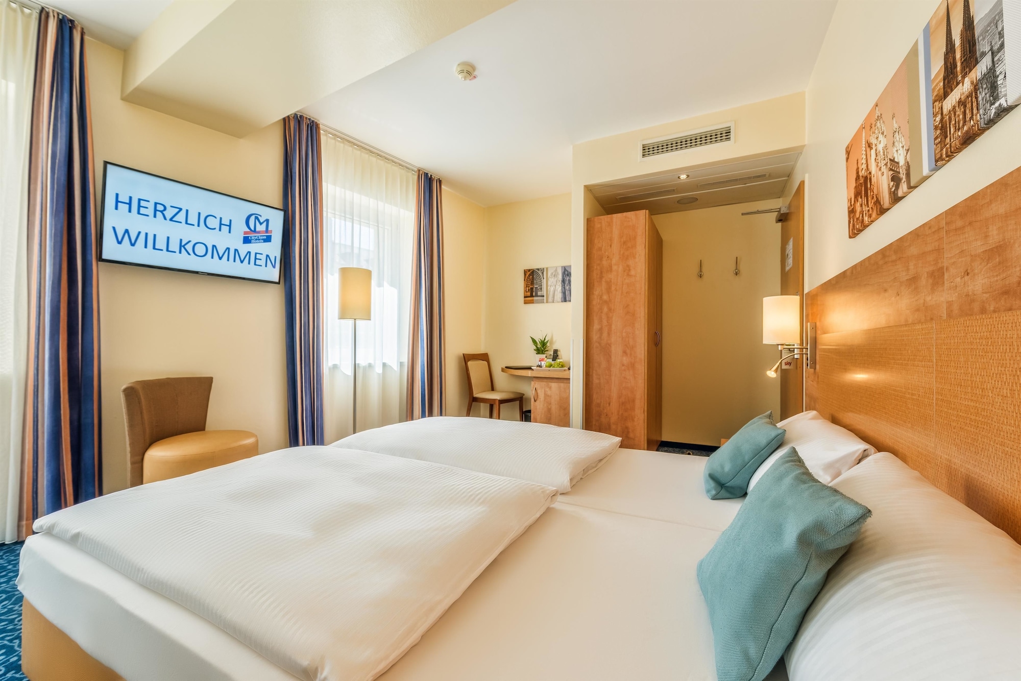 COMFORT, TWIN BEDS