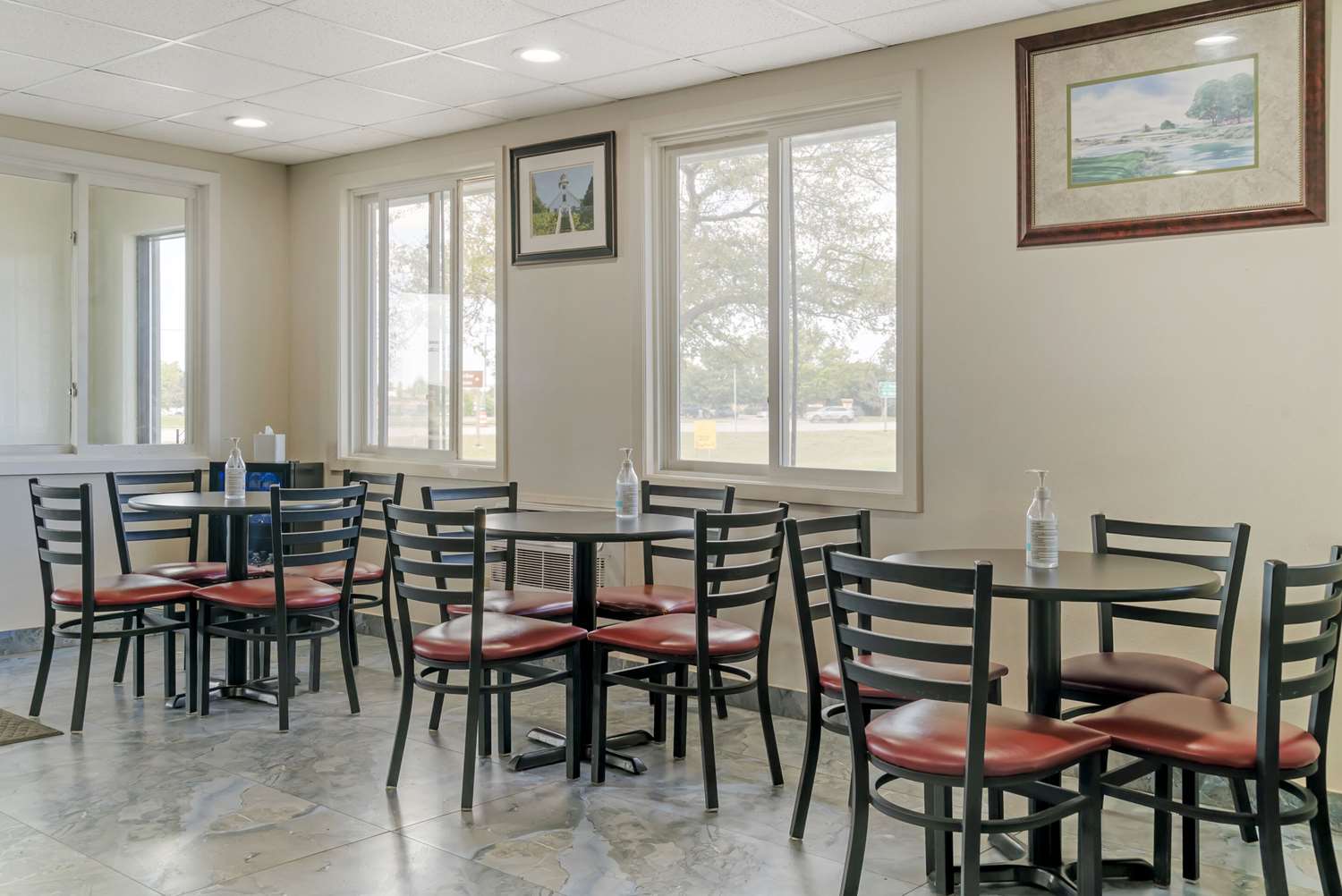 Econo Lodge Traverse City South 26/31