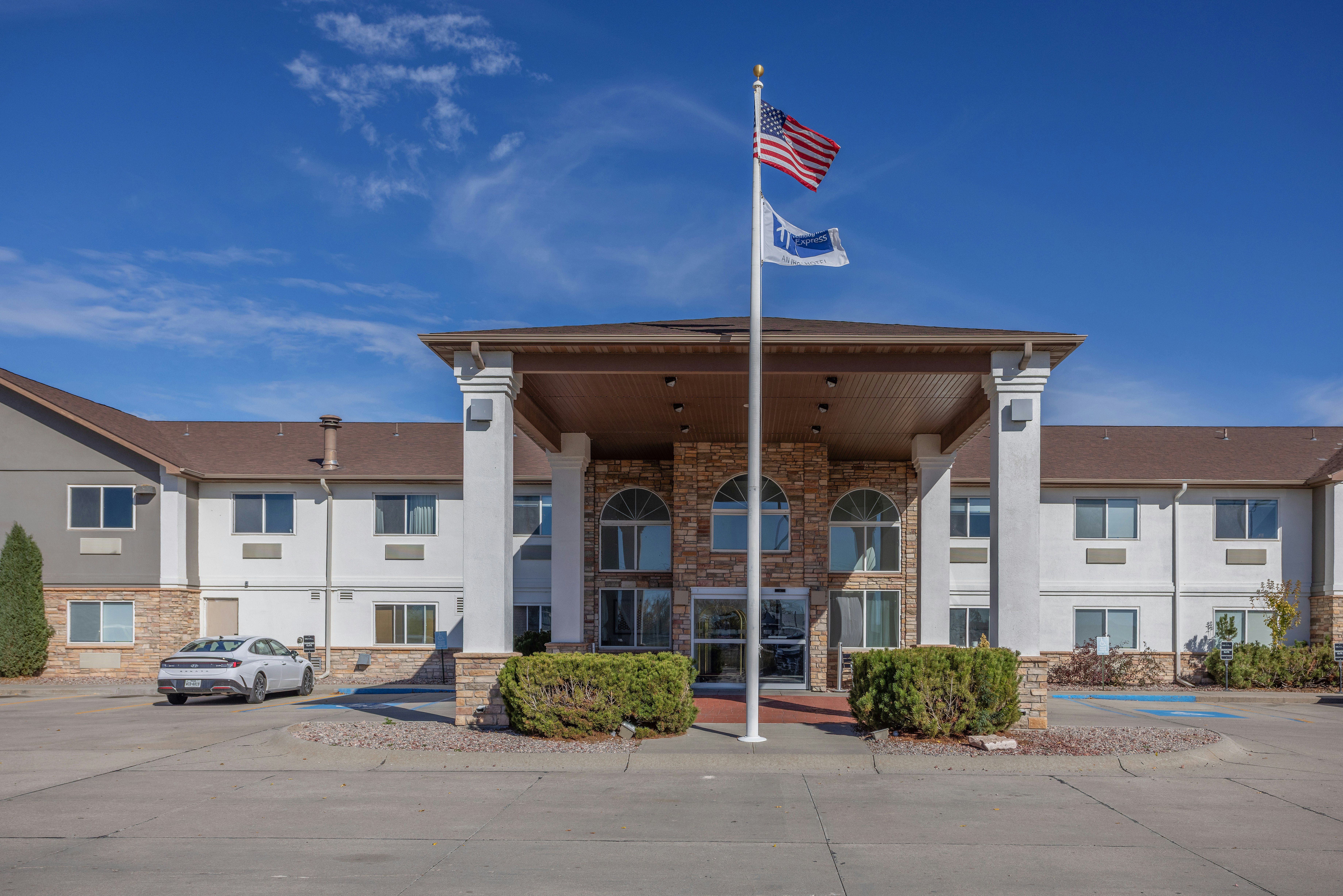 Holiday Inn Express & Suites Torrington 5/78