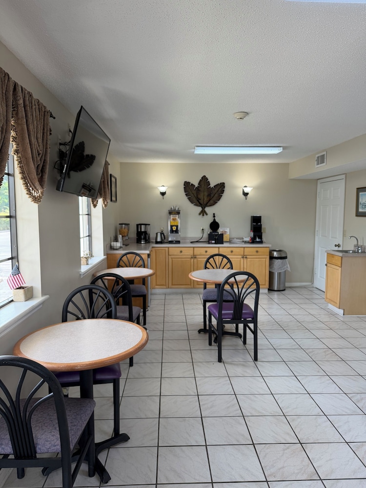 Peach Tree Inn 37/48