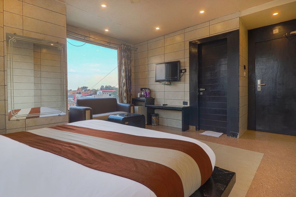 HOTEL GRAND SHIVA 18/50