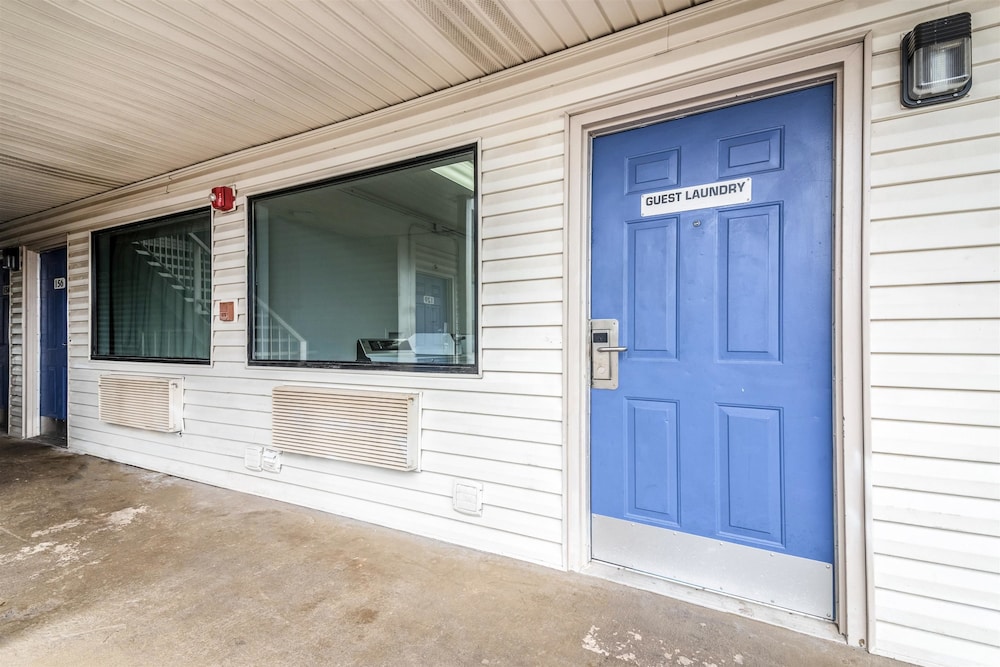 Motel6 Anniston, AL 6/39