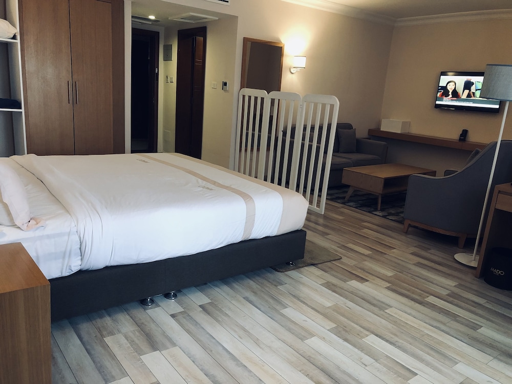 Mado Hotel 22/66