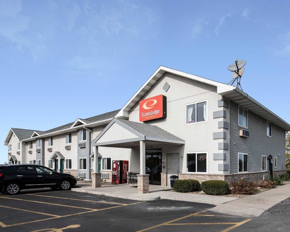 Econo Lodge Inn & Suites Canandaigua - Fingers Lake Area 3/37