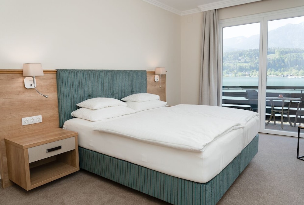 Inselhotel Faakersee 12/63