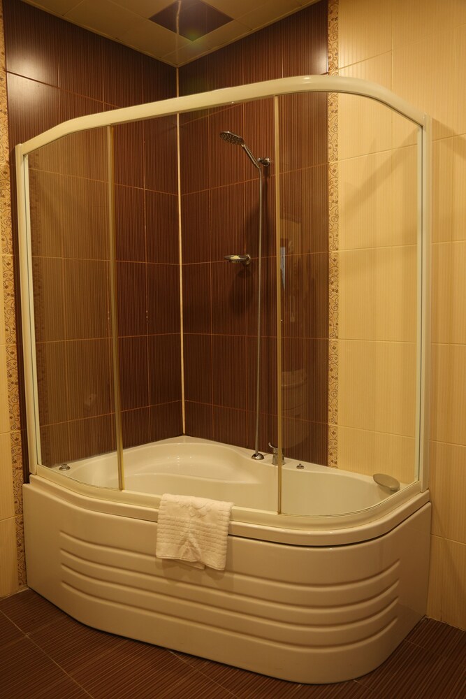 NEW BAKU HOTEL 32/50