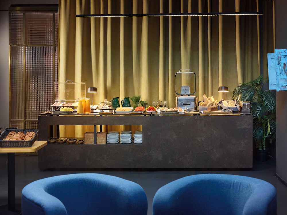 The Icon Hotel And Lounge 64/64