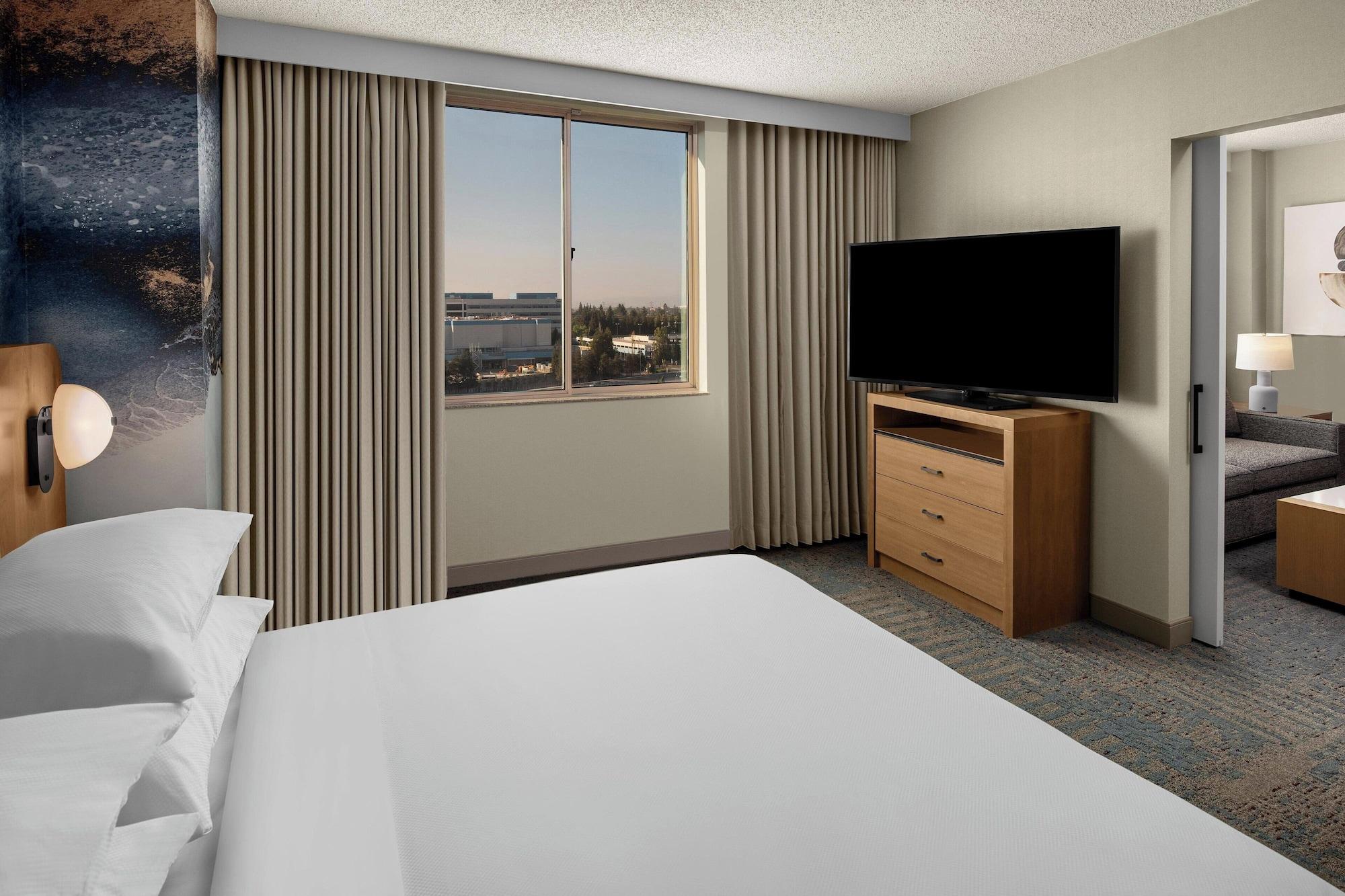 1 Bedroom, Tower, Executive, Suite, Accessible