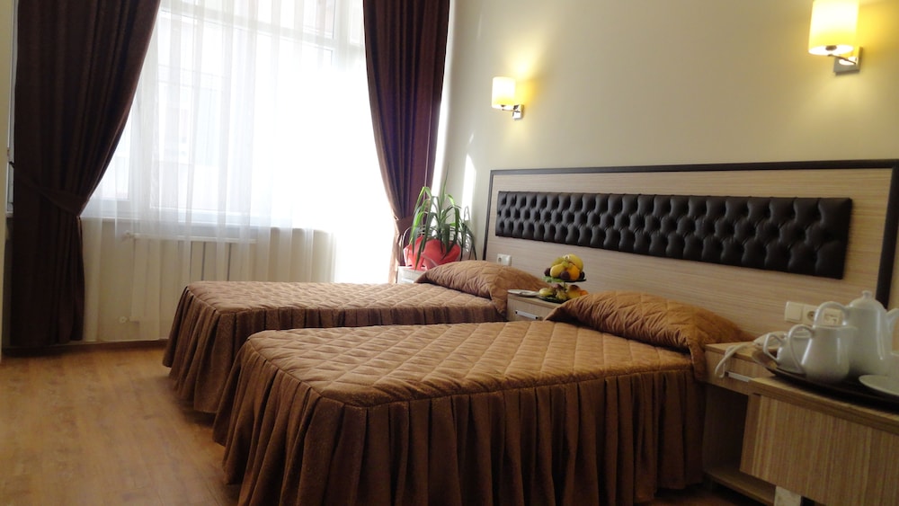 TUGRA HOTEL 18/65