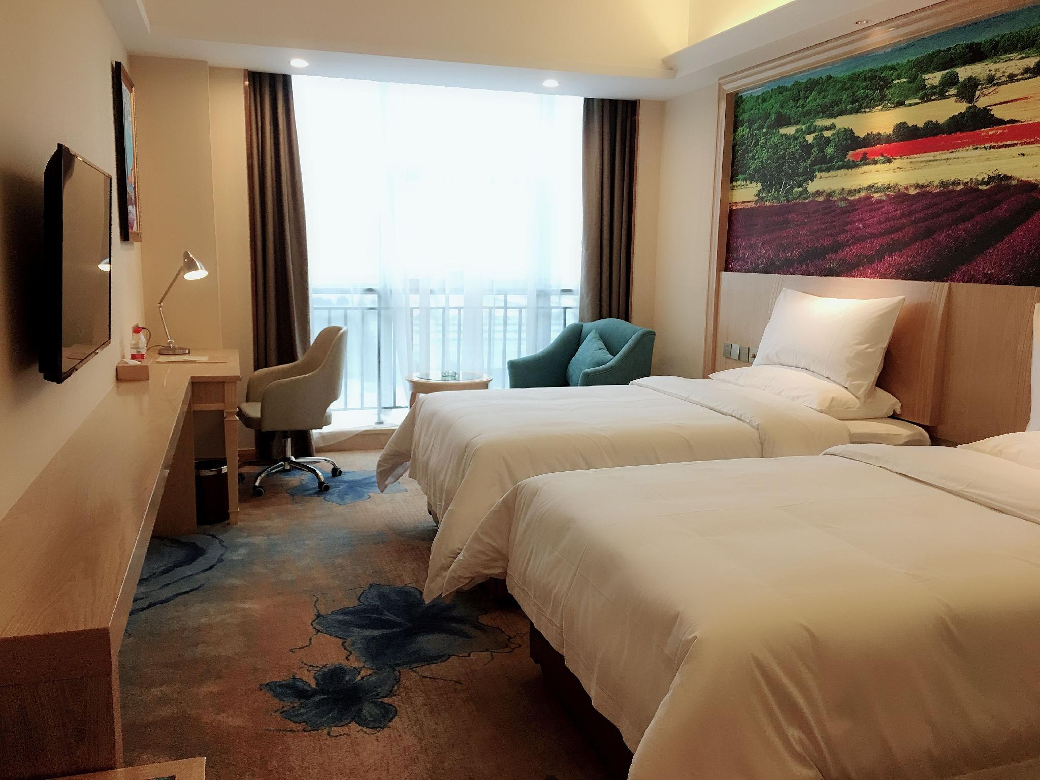 Vienna Hotel (Chongqing West Railway Station Baguocheng) 12/34