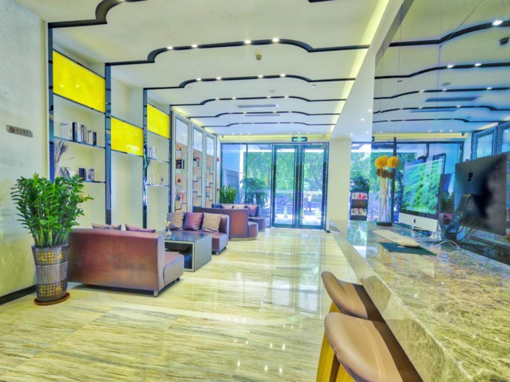 Lavande Hotel Shenzhen Baoan Haiya Binfen city 25/31
