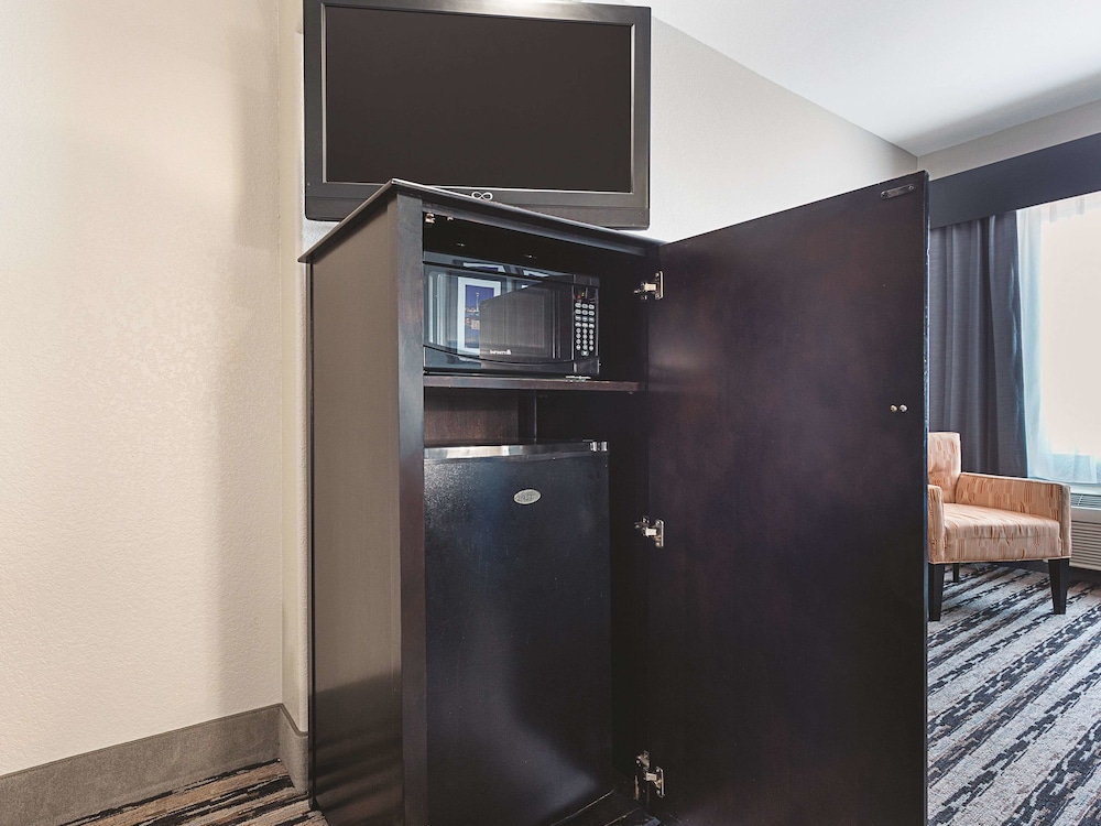 La Quinta Inn & Suites by Wyndham San Antonio Northwest 28/62