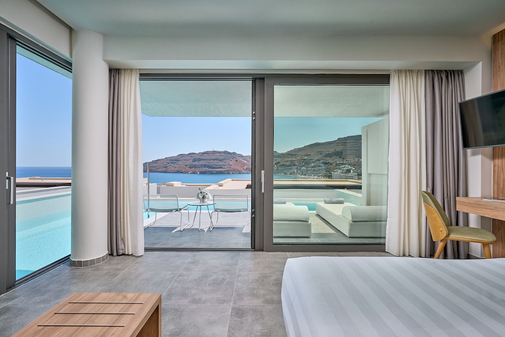 Junior Suite, Deluxe, King Bed, Sea View, Sofa, Private Pool
