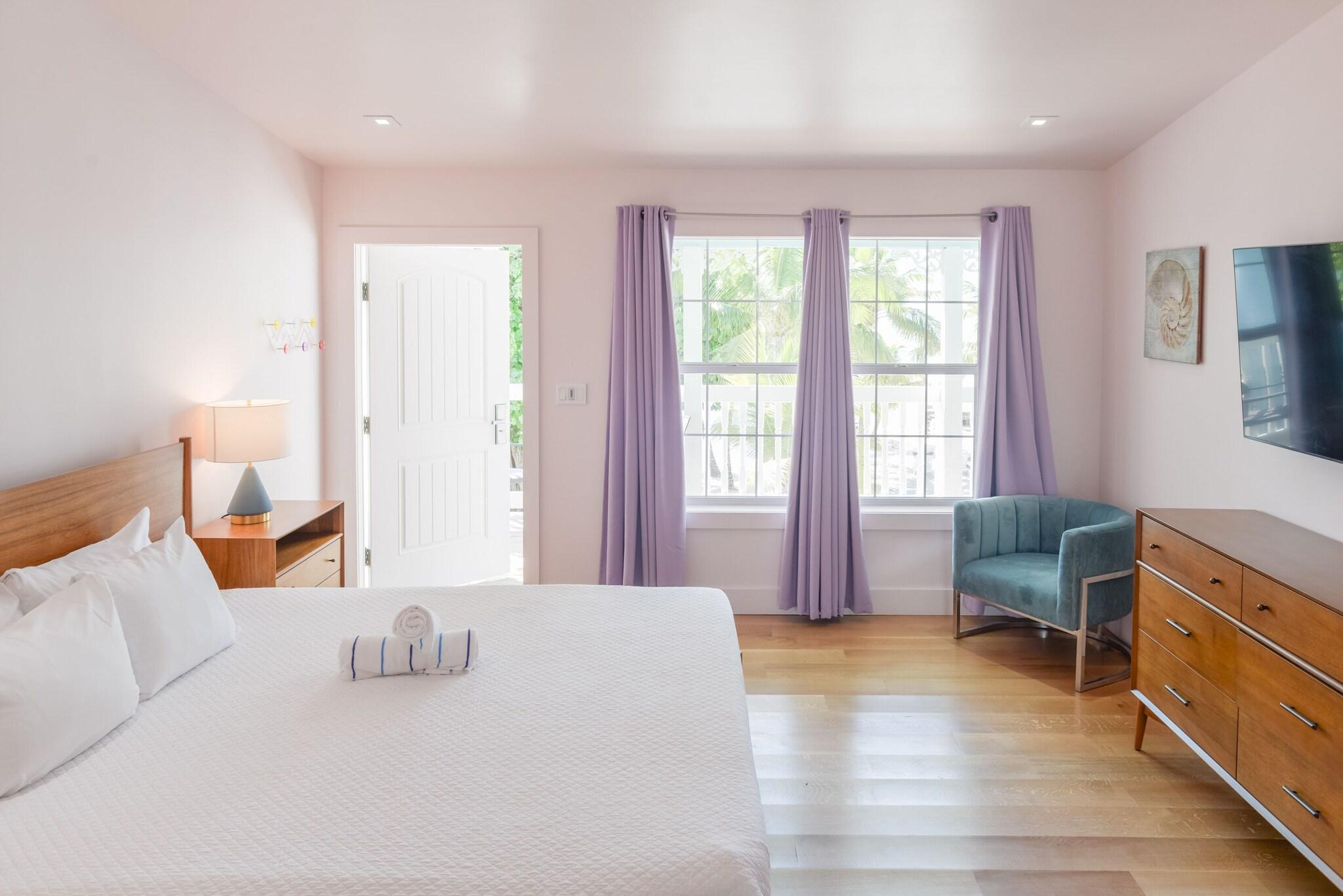 Deluxe, King Bed