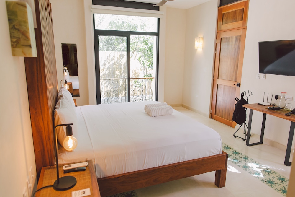 TreeHouse Boutique Hotel 14/50
