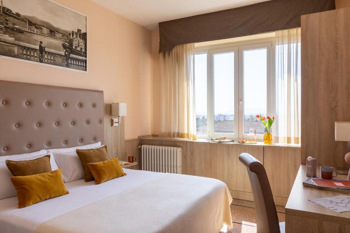 La Pace Hotel 63/122