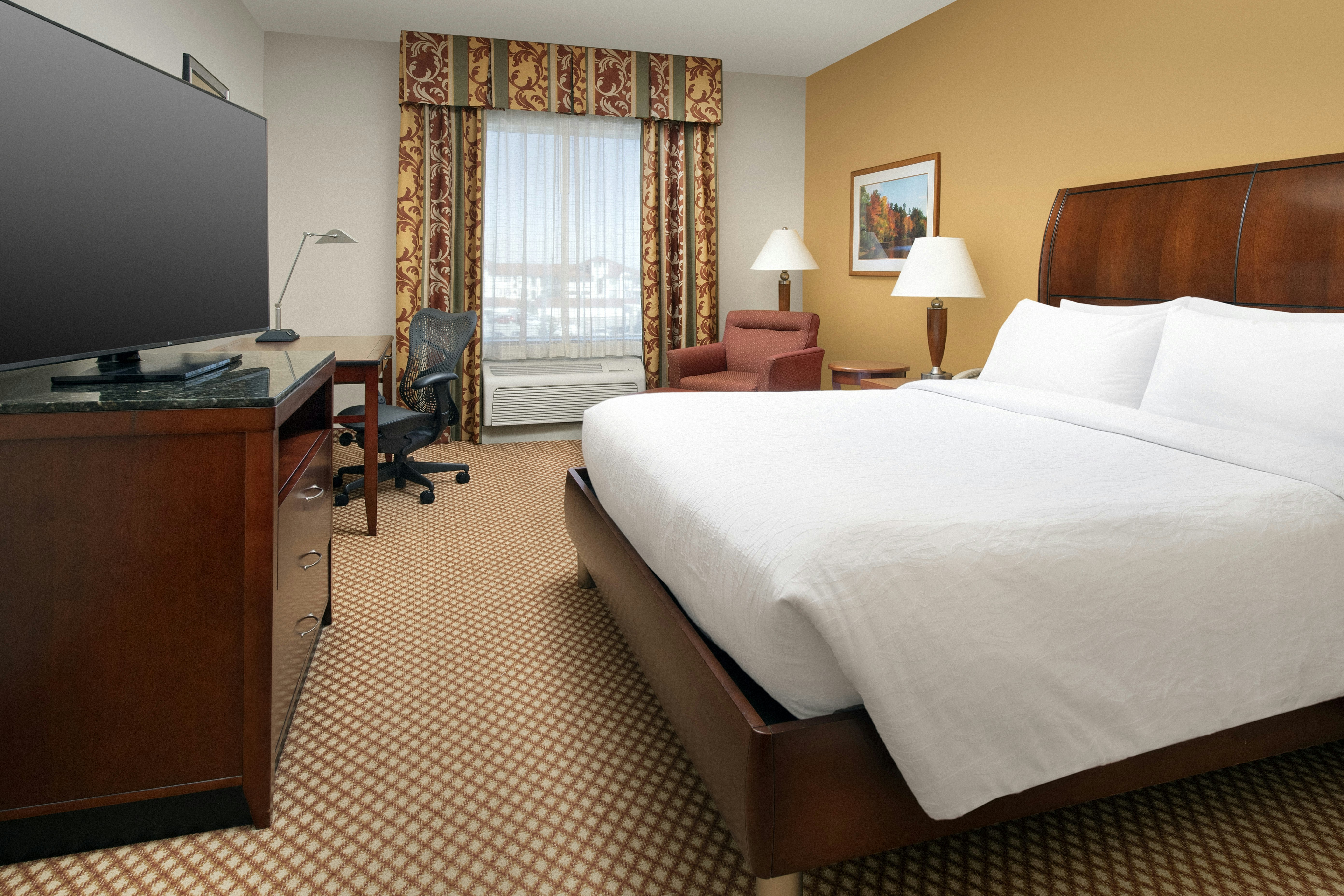 ROOM, KING BED