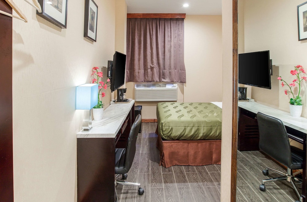 Quality Inn Near Sunset Park 37/39