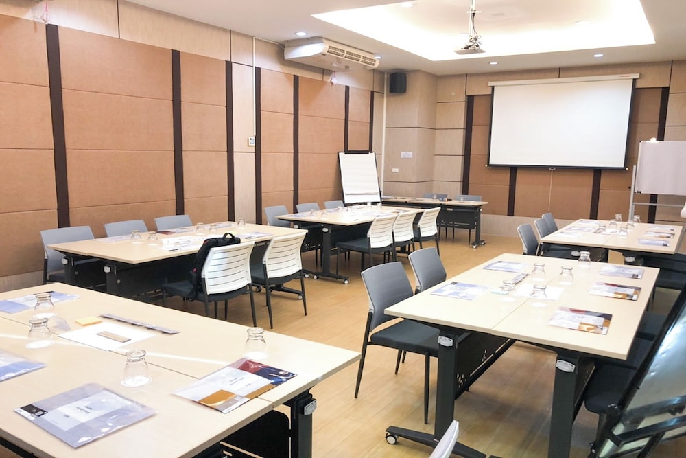 Phavina Hotel & Grand Boutique Rayong 62/72
