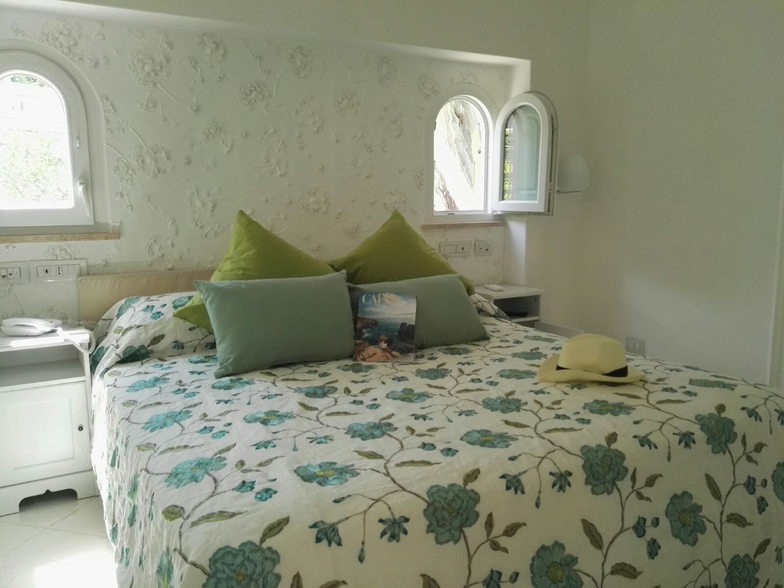 2 BEDROOMS, SUITE, SEA VIEW