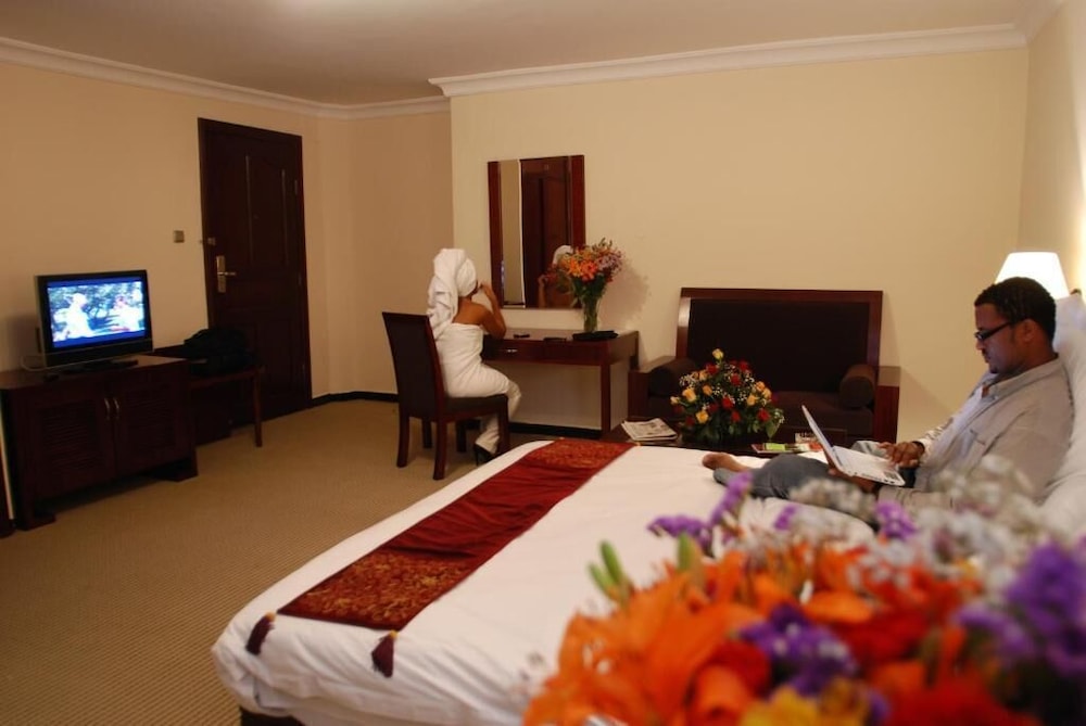 Kaleb Hotel 24/50