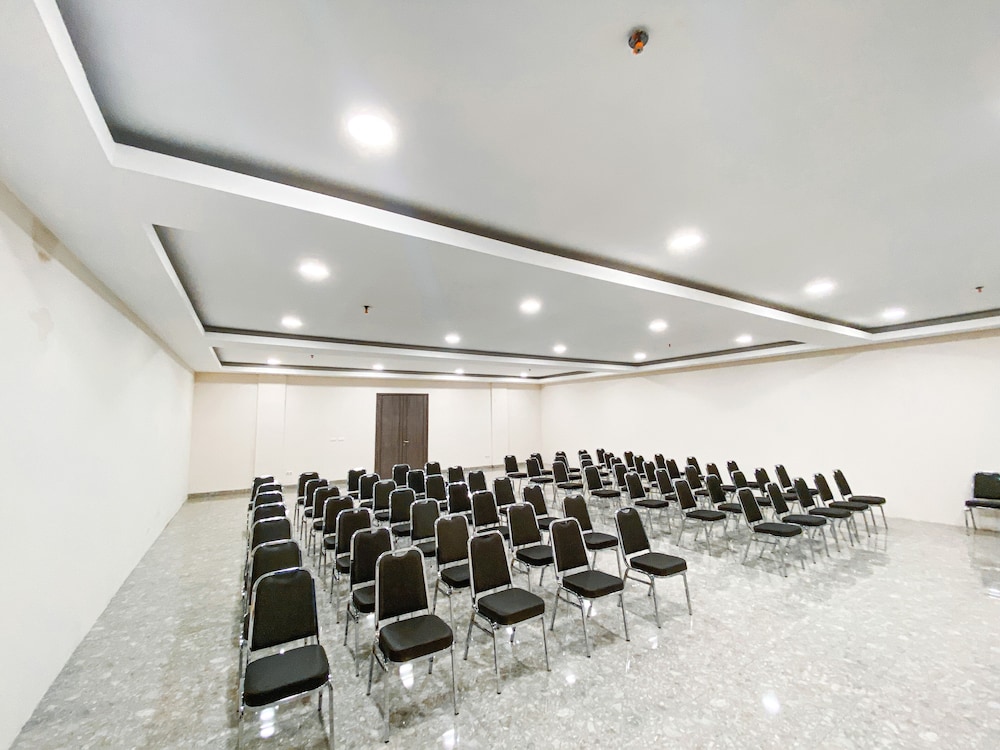 Lun Hotel Manado 23/26