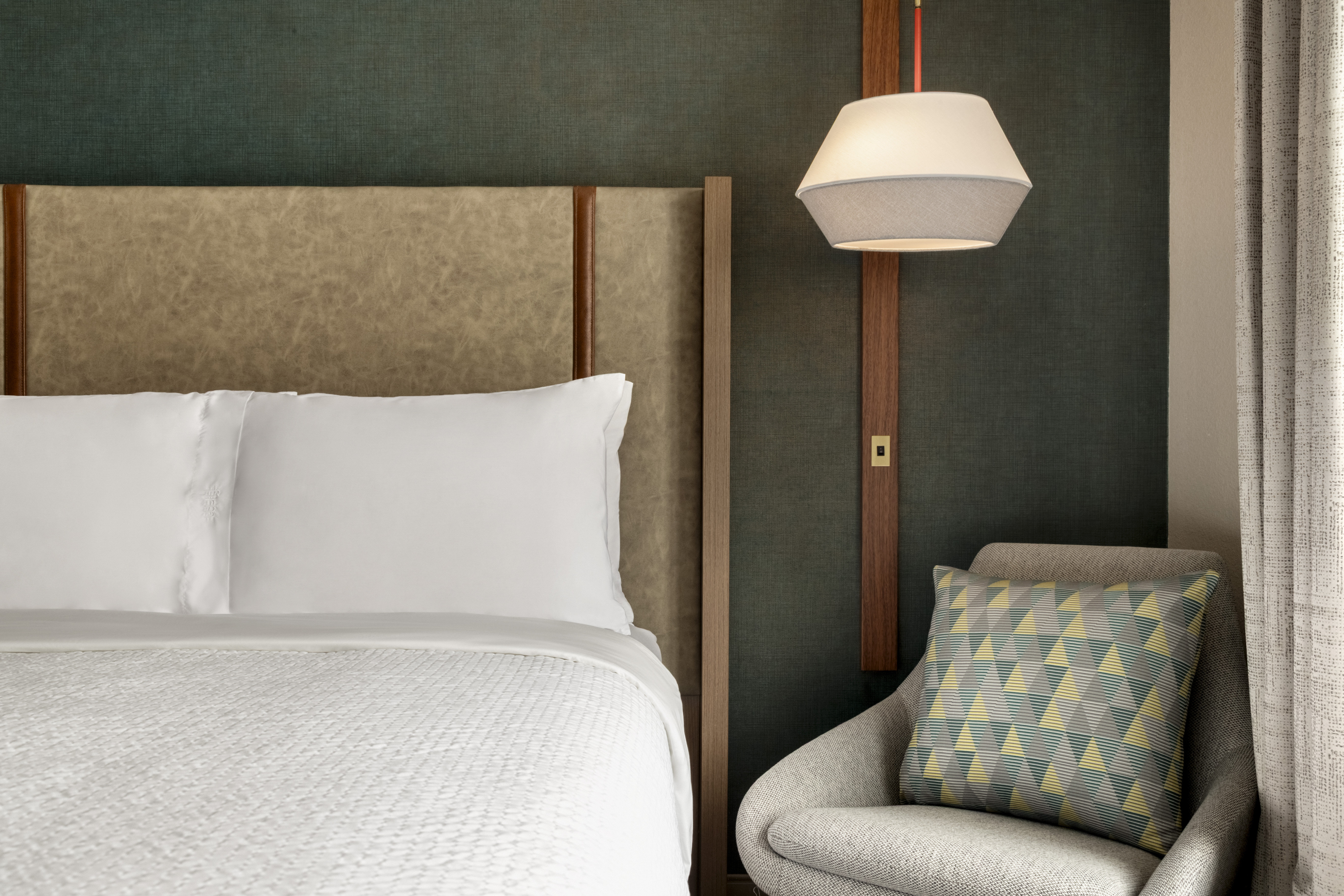 Holiday Inn Hotel And Suites Commerce City Denver Airport 18/50