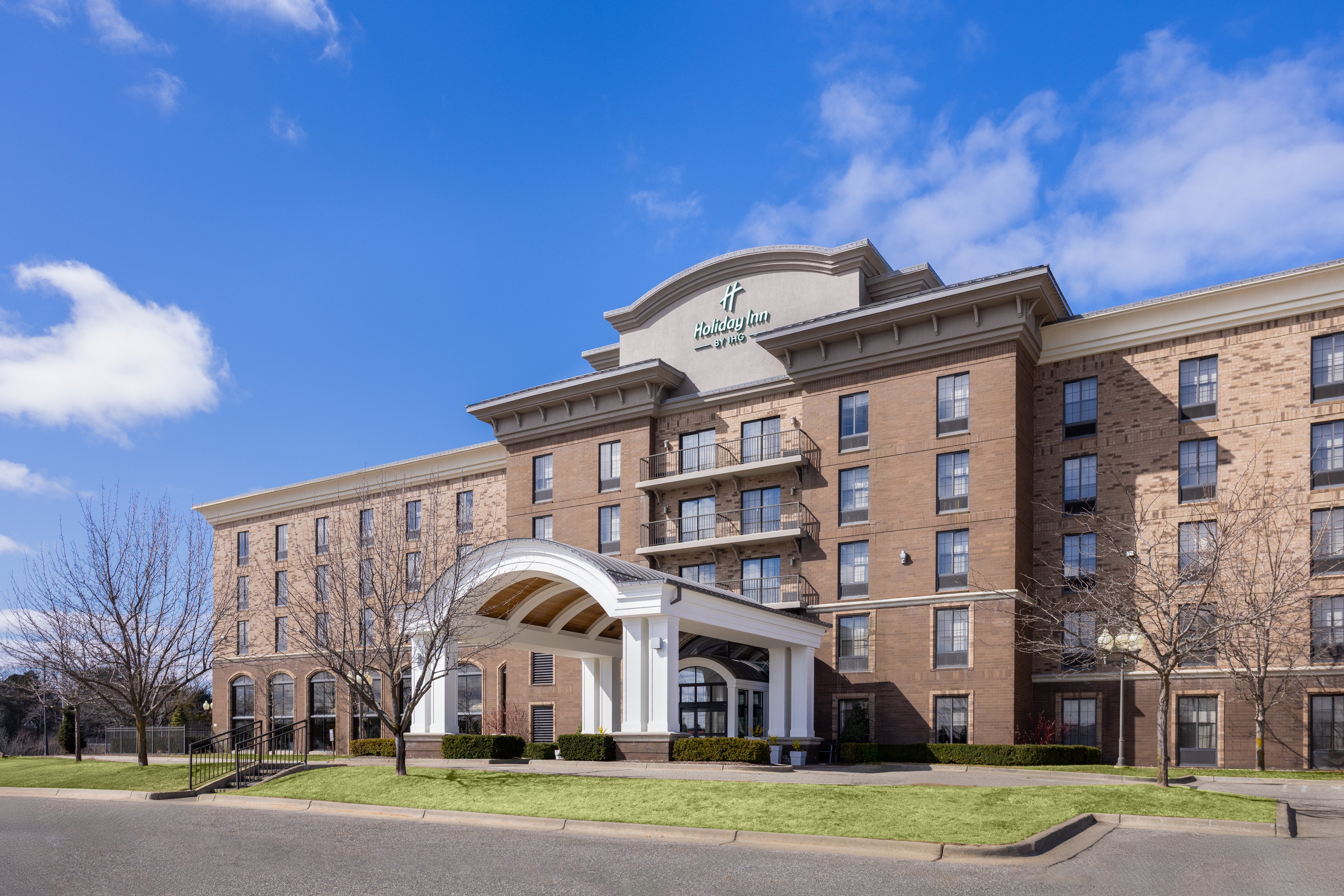 Holiday Inn Midland 71/75