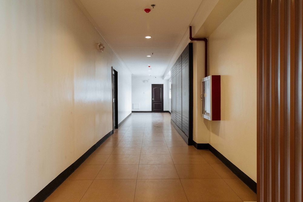 Reddoorz Plus Edsa Congressional 26/32