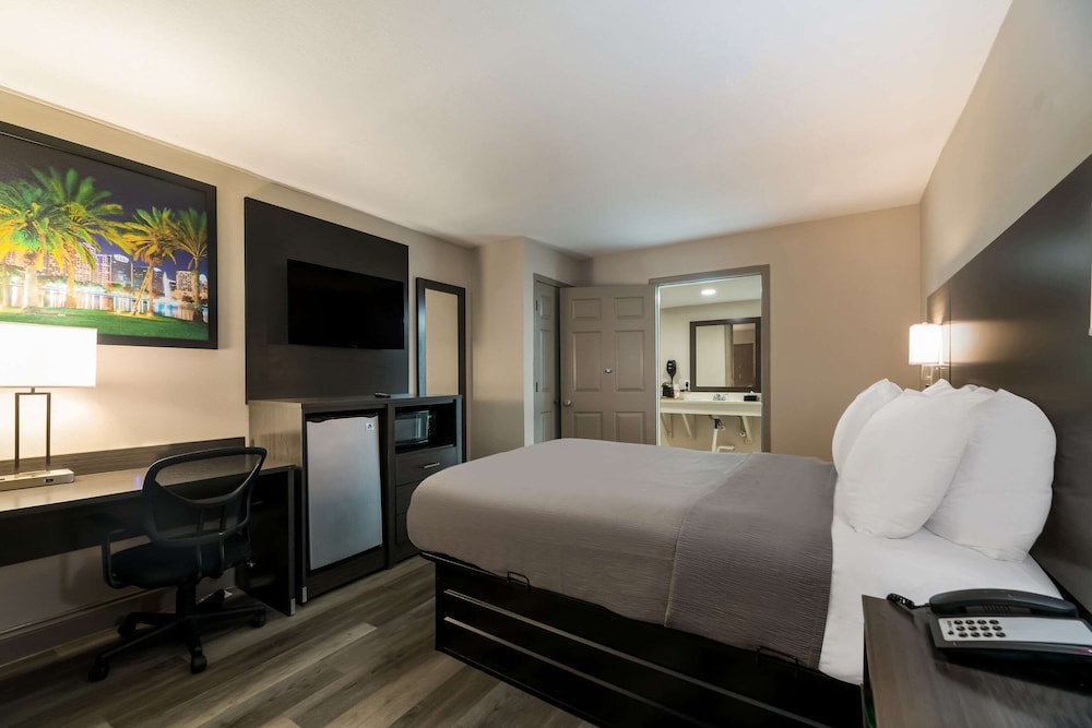 غرفة بسرير كوين لذوي الإعاقة، Quality Inn & Suites Altamonte Springs Orlando-North 2/7