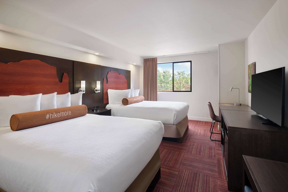 STANDARD, 2 DOUBLE BEDS