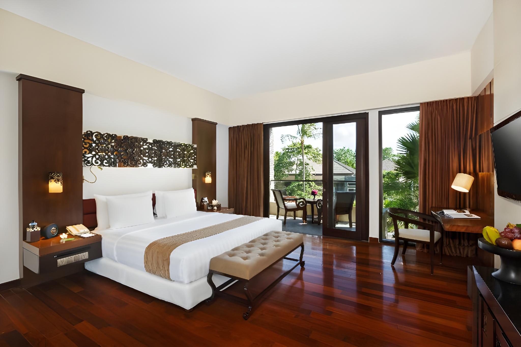 Room, Garden View