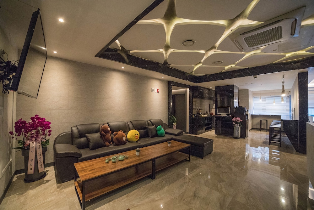 Calistar Hotel 40/50