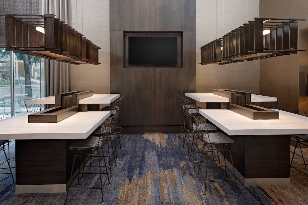 Courtyard By Marriott Dallas Downtown Reunion District 43/45