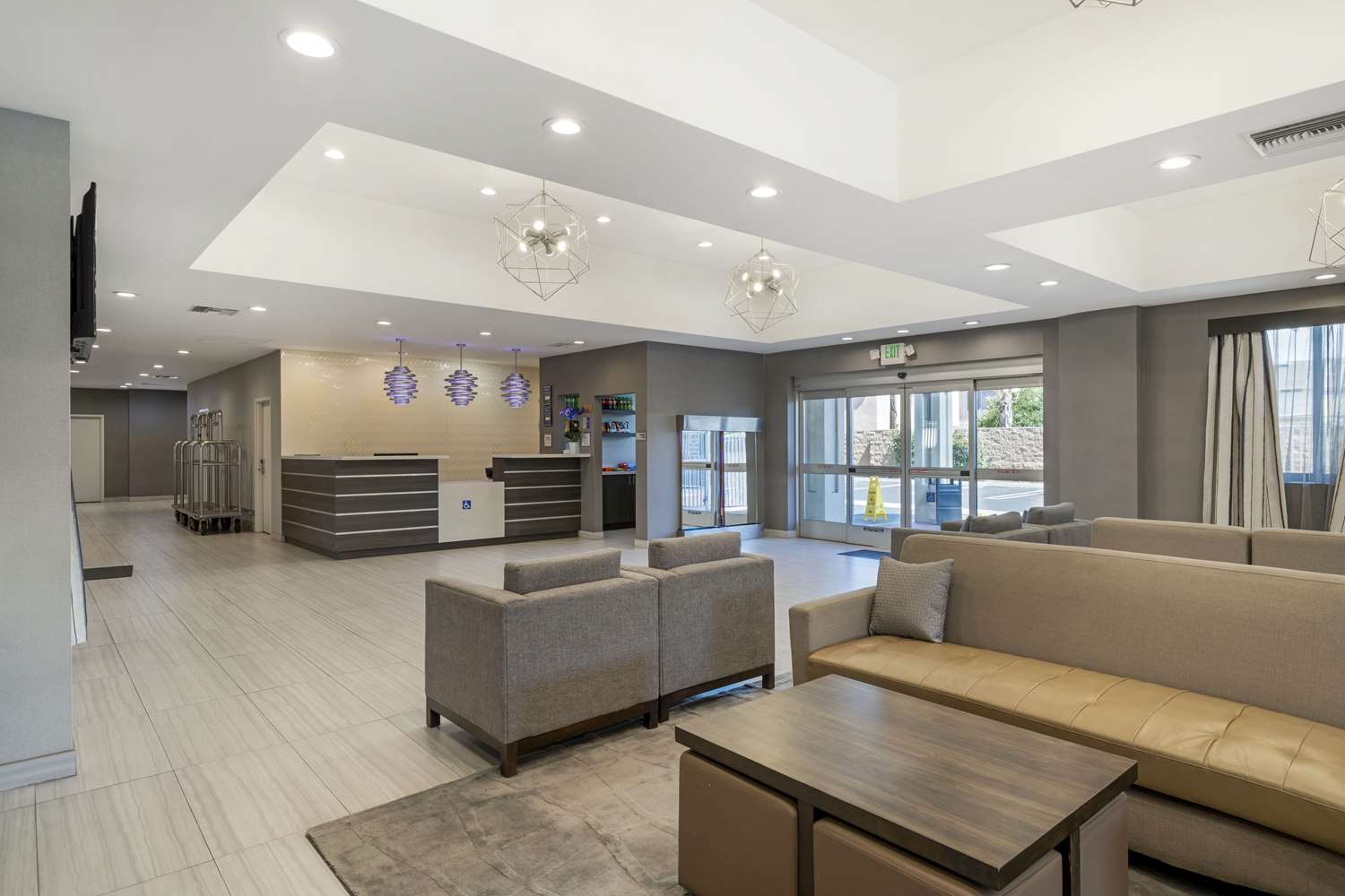 Best Western Plus Gardena Inn & Suites 25/36