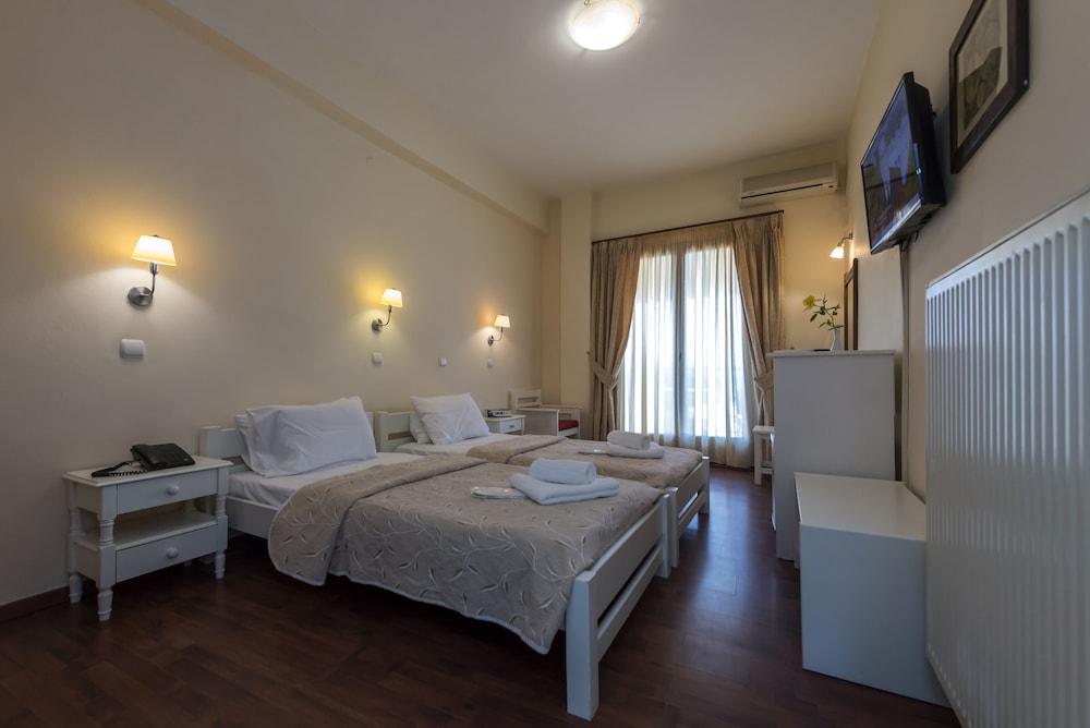 Akrogiali Hotel 33/75