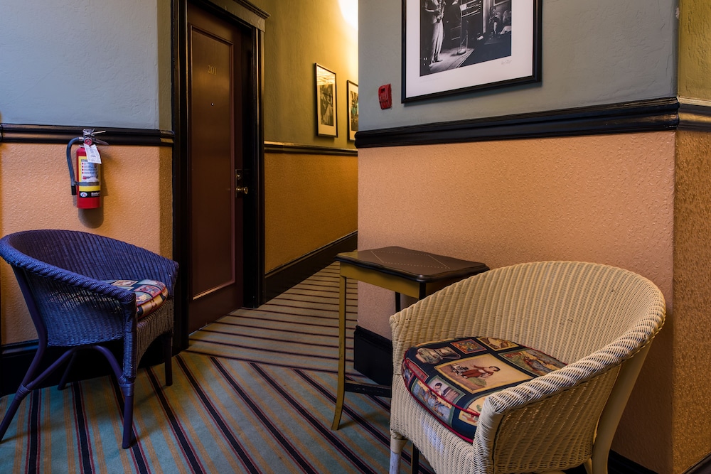 Hotel Boheme 26/32
