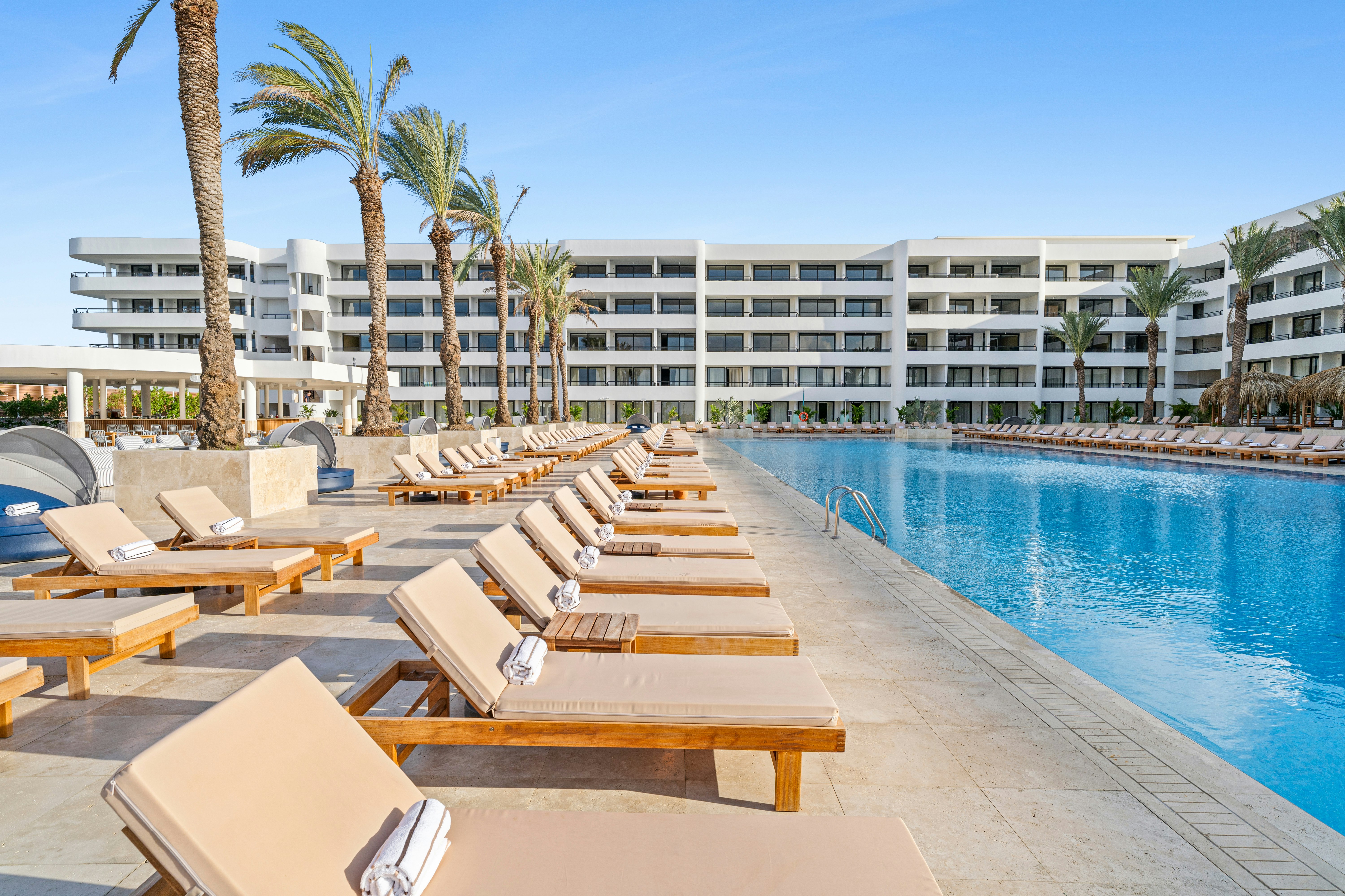 The Rif at Mangrove Beach Corendon Curacao All-Inclusive, Curio by Hilton 46/76