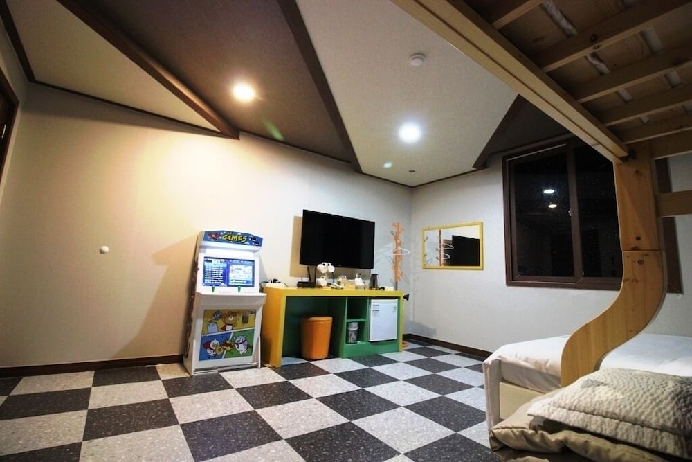 Kids & Family Hotel 6/70