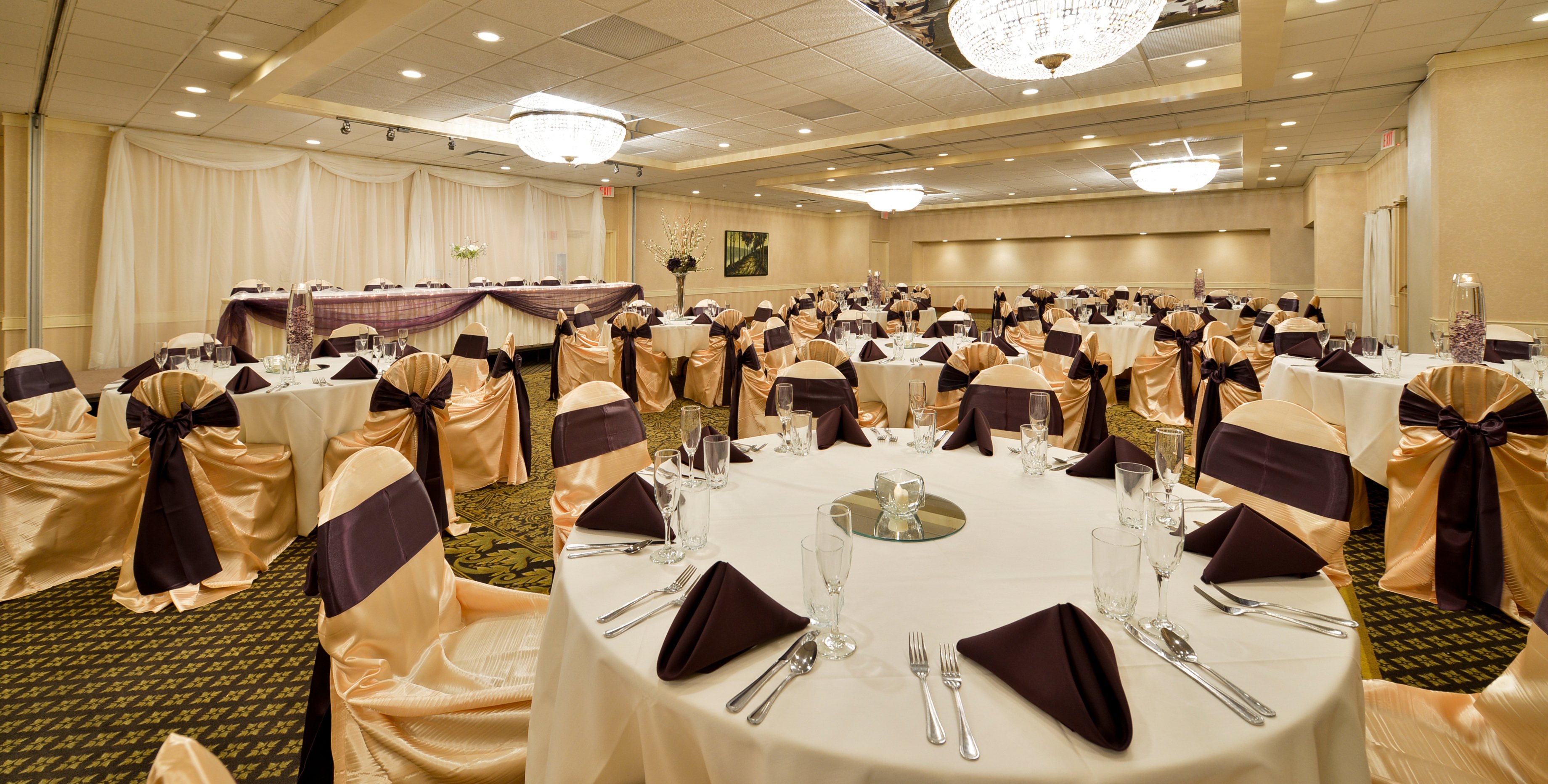 Best Western Plus Dubuque Hotel and Conference Center 30/33