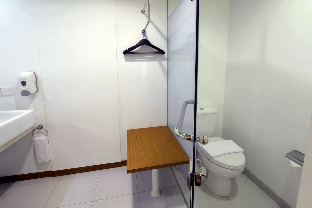 Whiz Hotel Pemuda Semarang 38/44