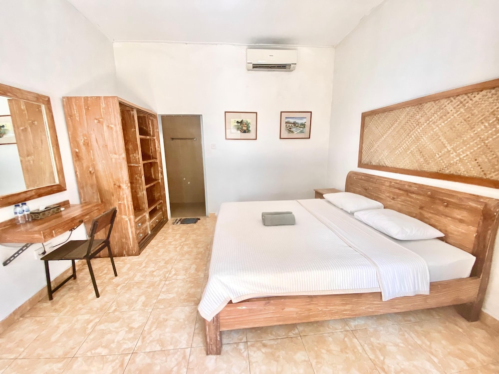 DELUXE, DOUBLE OR TWIN BED