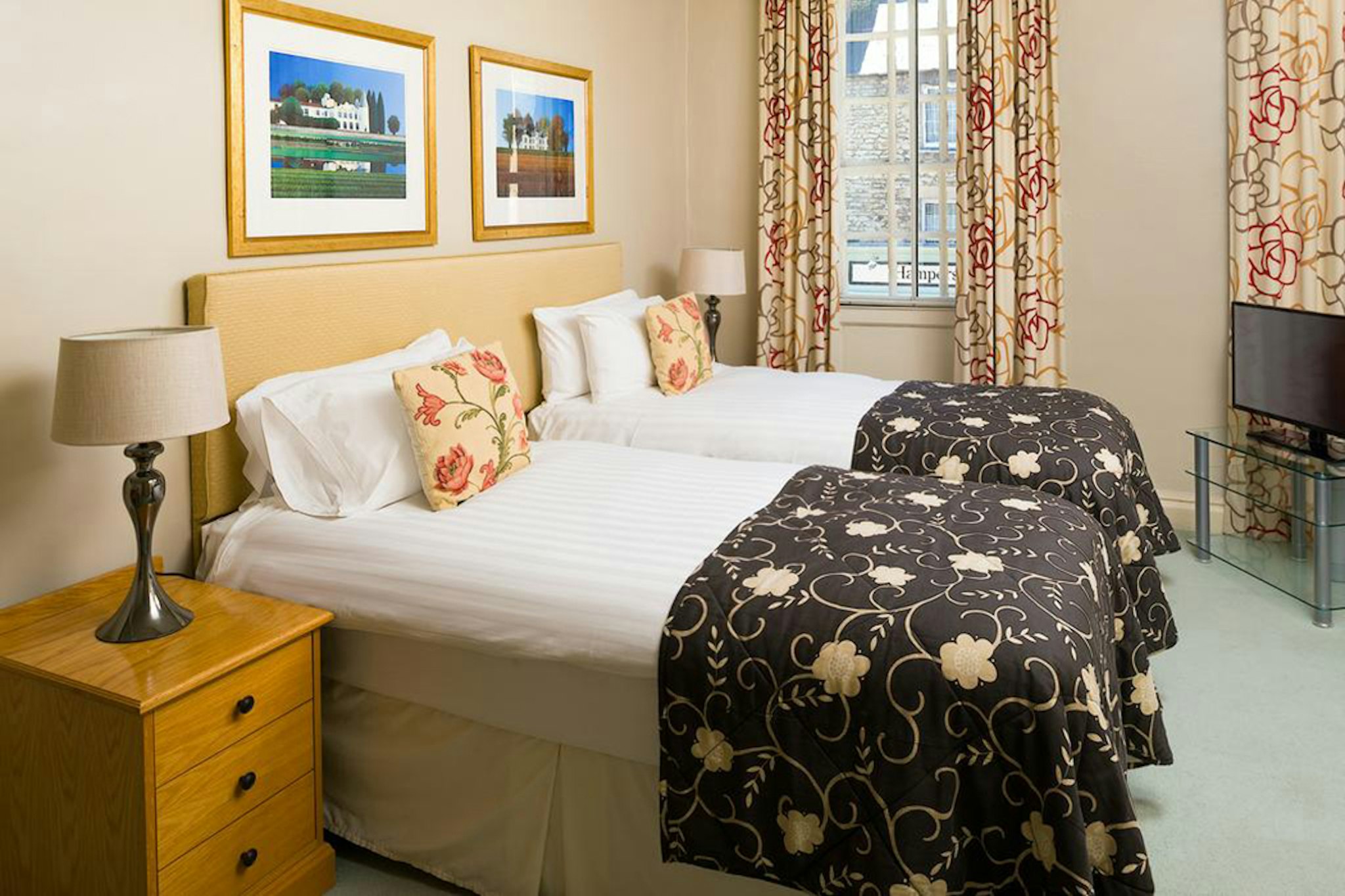 Marlborough Arms Hotel 12/41