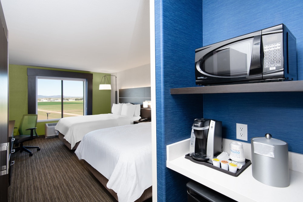 Holiday Inn Express Hotel Suites Yuma 27/79