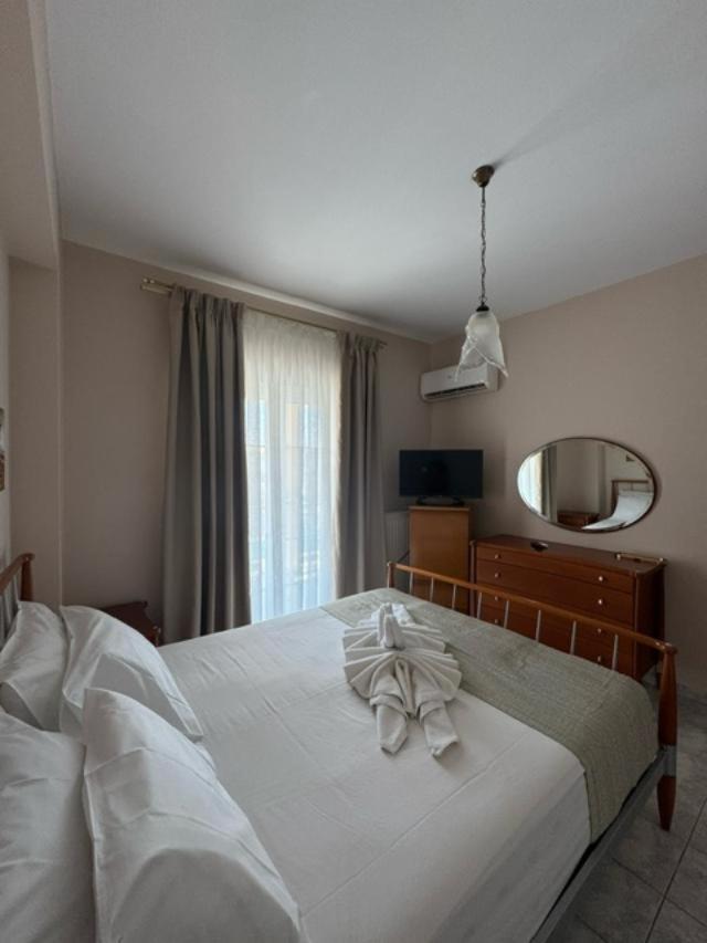 Dream Hotel 28/71