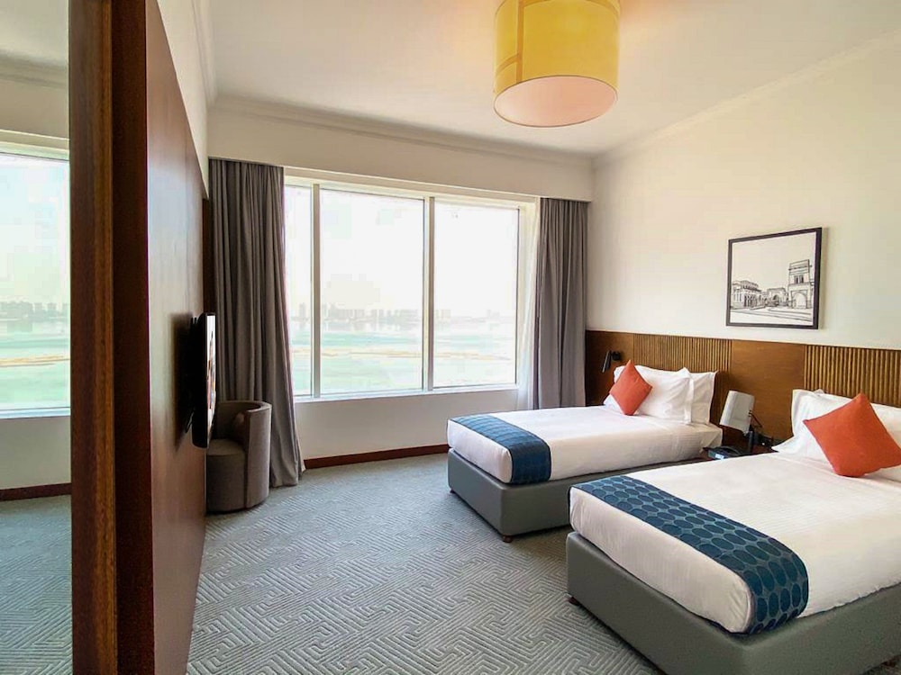 Somerset West Bay Doha 18/55